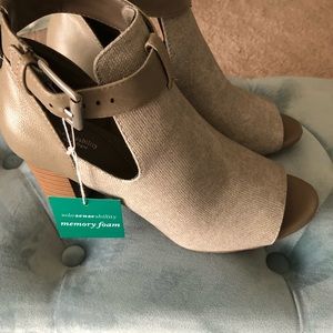 Open toe ankle strap booties. NWT